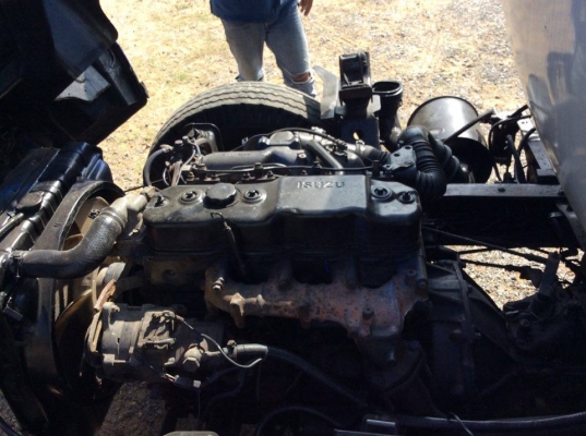 รถบรรทุก 6 ล้อ ISUZU NPR เครื่อง 4BD1 115 แรง ปี 44 (หัวครัชซี)