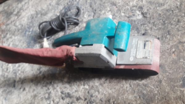 ขาย !! เครื่องขัดกระดาษทรายรถถัง มากีต้ารุ่น9924DB สภาพเดิม พร้อมใช้