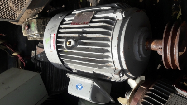 ขาย !! มอเตอร์มิตซู15แรง3สาย สภาพสวยเดิมๆ พร้อมใช้งาน