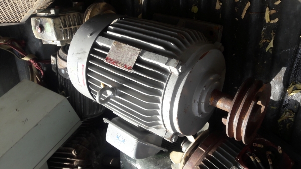 ขาย !! มอเตอร์มิตซู15แรง3สาย สภาพสวยเดิมๆ พร้อมใช้งาน