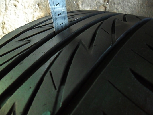 ยาง17 บริดสโตน215-55-17 ลงพื้นปี14 (4เส้น2,500) ดอกหนา 7 มิล