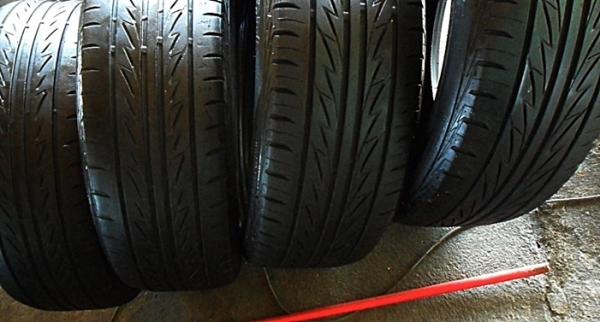 ยาง17 บริดสโตน215-55-17 ลงพื้นปี14 (4เส้น2,500) ดอกหนา 7 มิล