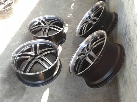 ขอบ20นิ้ว5รู114 ชุดนี้ ราคา 8000 บาท