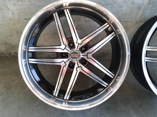 ขอบ20นิ้ว5รู114 ชุดนี้ ราคา 8000 บาท