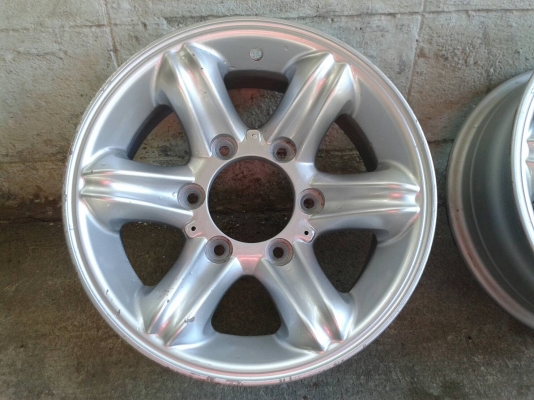 เล็บเหยี่ยว ขอบ14นิ้ว6รู ชุดนี้ ราคา 5500 บาท เล็บเหยี่ยว ขอบ14นิ้ว6รู ชุดนี้ ราคา 5500 บาท