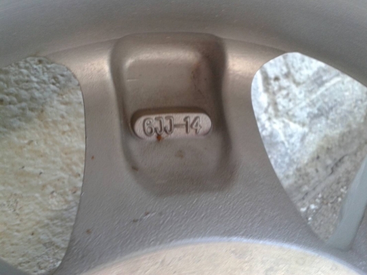 เล็บเหยี่ยว ขอบ14นิ้ว6รู ชุดนี้ ราคา 5500 บาท เล็บเหยี่ยว ขอบ14นิ้ว6รู ชุดนี้ ราคา 5500 บาท