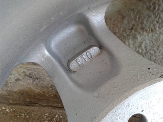 เล็บเหยี่ยว ขอบ14นิ้ว6รู ชุดนี้ ราคา 5500 บาท เล็บเหยี่ยว ขอบ14นิ้ว6รู ชุดนี้ ราคา 5500 บาท