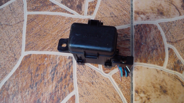 กล่องรีเลย์ TOYOTA ไม่ทราบรุ่น ไว้ถอดแยกรีเลย์เป็นอะไหล่