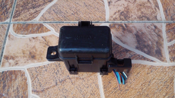 กล่องรีเลย์ TOYOTA ไม่ทราบรุ่น ไว้ถอดแยกรีเลย์เป็นอะไหล่