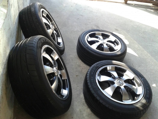 ขอบ17นิ้ว6รู พร้อมยาง ชุดนี้ ราคา 7400 บาท