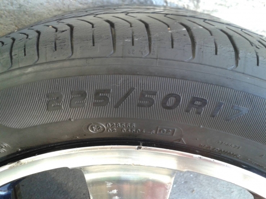 ขอบ17นิ้ว6รู พร้อมยาง ชุดนี้ ราคา 7400 บาท