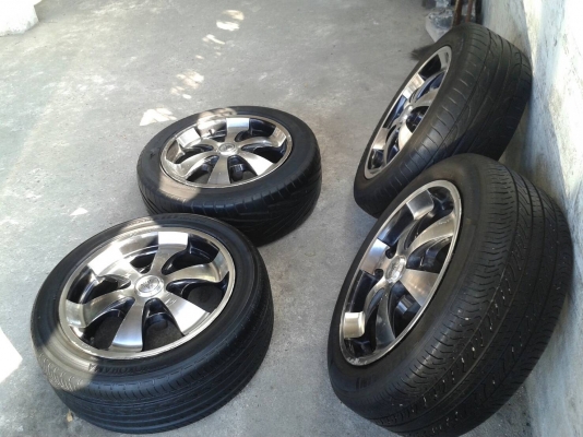 ขอบ17นิ้ว6รู พร้อมยาง ชุดนี้ ราคา 7400 บาท