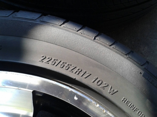 ขอบ17นิ้ว6รู พร้อมยาง ชุดนี้ ราคา 7400 บาท