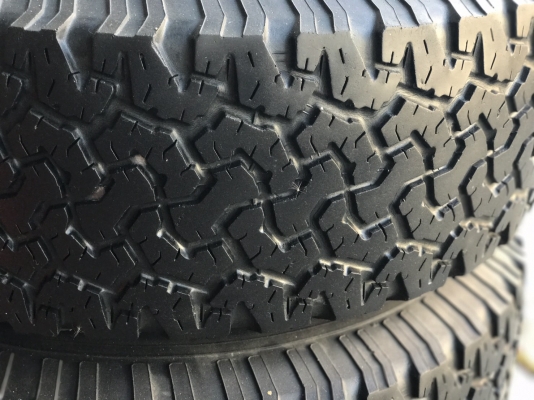 ขายยาง BF All 265/75/16 ปี11 สภาพสวย ขายยาง BF All 265/75/16 ปี11 สภาพสวย