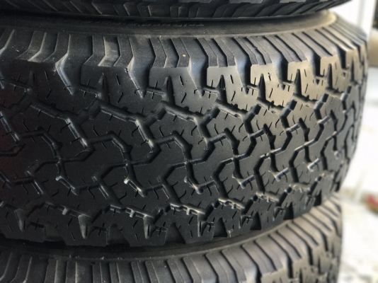 ขายยาง BF All 265/75/16 ปี11 สภาพสวย ขายยาง BF All 265/75/16 ปี11 สภาพสวย