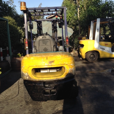 +++ ขายโฟล์คลิฟท์  KOMATSU FD30-14  ขนาด  3  ตัน  เครื่องยนต์ดีเซล  เสา  3  เมตร  เกียร์ธรรมดา  ยางตัน