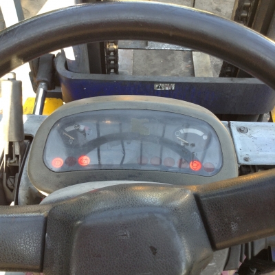 +++ ขายโฟล์คลิฟท์  KOMATSU FD30-14  ขนาด  3  ตัน  เครื่องยนต์ดีเซล  เสา  3  เมตร  เกียร์ธรรมดา  ยางตัน