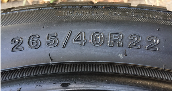 ยาง FULLRUN 265 40 22 ปลายปี12 ดอกเต็ม ใช้ยาว ราคาไม่แพง ยาง FULLRUN 265 40 22 ปลายปี12 ดอกเต็ม ใช้ยาว ราคาไม่แพง