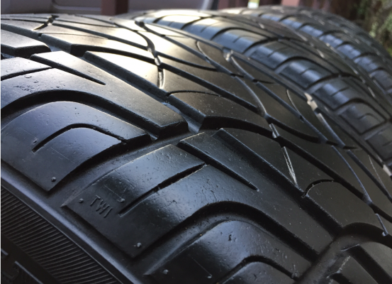 ยาง FULLRUN 265 40 22 ปลายปี12 ดอกเต็ม ใช้ยาว ราคาไม่แพง ยาง FULLRUN 265 40 22 ปลายปี12 ดอกเต็ม ใช้ยาว ราคาไม่แพง