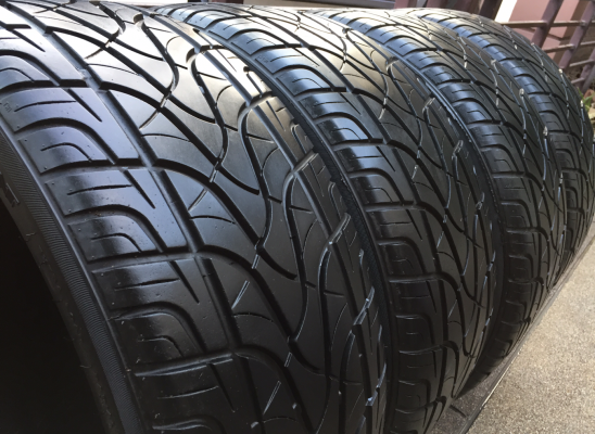 ยาง FULLRUN 265 40 22 ปลายปี12 ดอกเต็ม ใช้ยาว ราคาไม่แพง ยาง FULLRUN 265 40 22 ปลายปี12 ดอกเต็ม ใช้ยาว ราคาไม่แพง