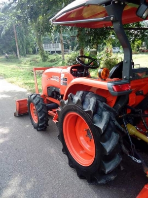 ขายรถไถคูโบต้า L3608 SP (4wd)2 เพลา พร้อมอุปกรณ์ครบ รถสวยเกรดเอ สภาพนางฟ้า90\%  สีเดิมๆ เลขไมล์ 300 นิดๆค่ะ