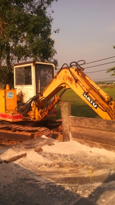 แมคโคpc50เก่านอก220000บาท