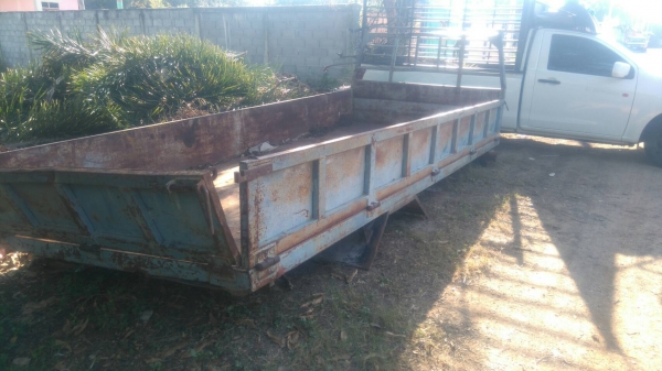 ขายด่วนๆ กะบะ 6ล้อ กว้าง2.10ม. ยาว5.00เมตร เพียง 16000 บาทเท่านั้น