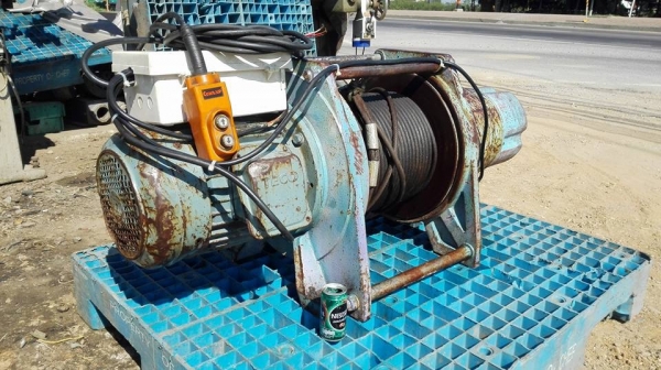 ** SOLD ** กว้านสลิง 3000 kg มอเตอร์ TECO 7.5 HP 380V พร้อมใช้งาน