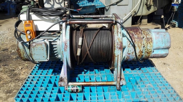 ** SOLD ** กว้านสลิง 3000 kg มอเตอร์ TECO 7.5 HP 380V พร้อมใช้งาน