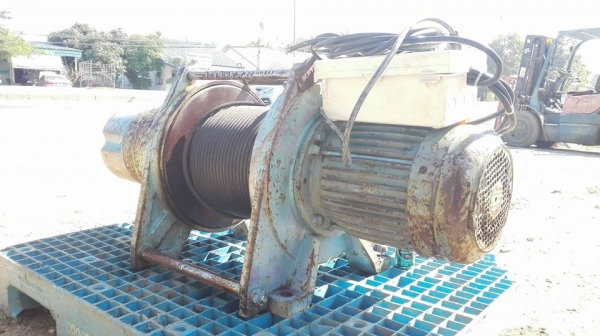 ** SOLD ** กว้านสลิง 3000 kg มอเตอร์ TECO 7.5 HP 380V พร้อมใช้งาน