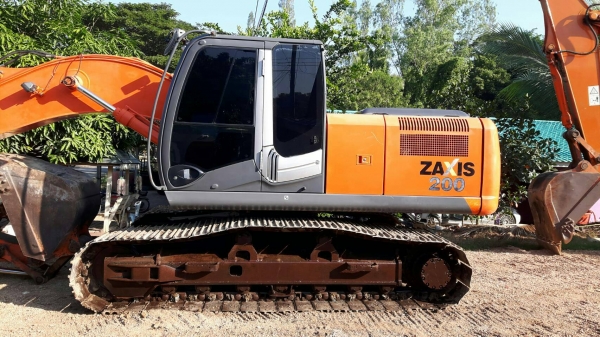 ขาย!! >>> HItachi Zx200 รุ่น 3 <<< เบอร์ติดต่อ 098-7155789