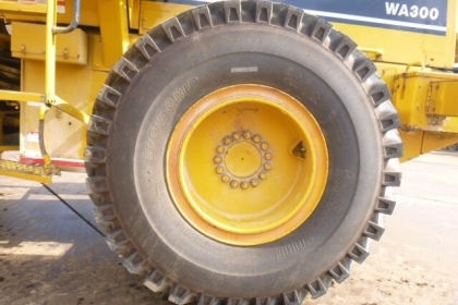 KOMATSU WA300-1 ซีเรียล 30,000 ญี่ปุ่นแท้ โทร.090-986-2521 อ๊อบ