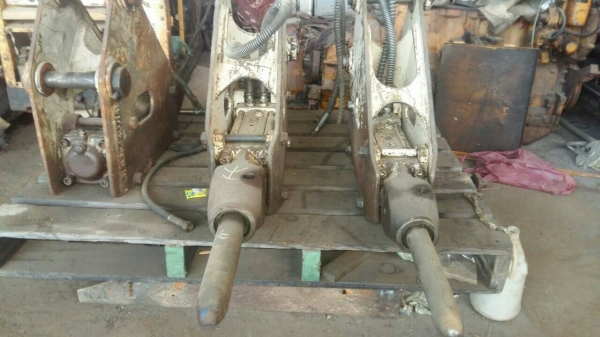 ขายหัวเจาะ รถแมคโคเล็ก ขนาด รุ่น 20-30-40 เก่านอก สภาพพร้อมใช้ ขายไม่แพงครับ