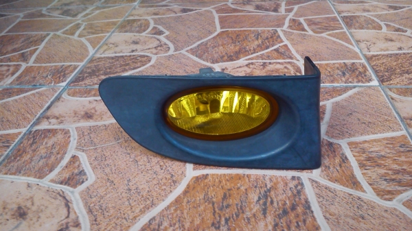 ไฟตัดหมอกเลนส์เหลือง ข้างขวา HONDA JAZZ GD แท้