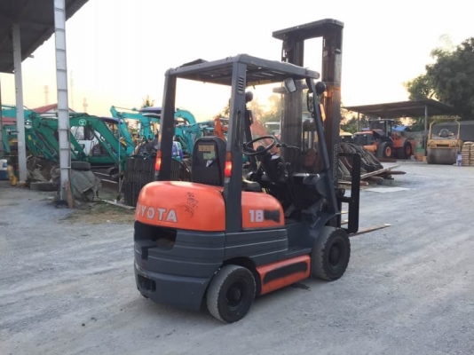 ขาย รถฟอร์คลิฟท์ TOYOTA รุ่น6  1.8ตัน เสา 6 เมตร เครื่องเบนซิน เก่าญี่ปุ่น โทร.090-986-2521 อ๊อบ