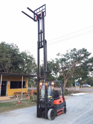 ขาย รถฟอร์คลิฟท์ TOYOTA รุ่น6  1.8ตัน เสา 6 เมตร เครื่องเบนซิน เก่าญี่ปุ่น โทร.090-986-2521 อ๊อบ