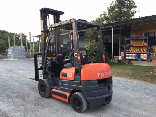 ขาย รถฟอร์คลิฟท์ TOYOTA รุ่น6  1.8ตัน เสา 6 เมตร เครื่องเบนซิน เก่าญี่ปุ่น โทร.090-986-2521 อ๊อบ