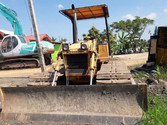 ขายค่ะ..MITSUBISHI  BD2G Z  เก่าญี่ปุ่นแท้...แทรค 70  ชั่วโมงน้อย...เอกสารอินสอยครบ...ลองระบบกันได้จ้า...โทร..089-3818694  ดวงนภา