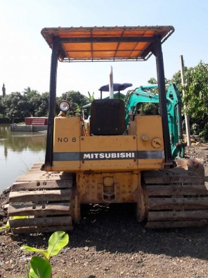 ขายค่ะ..MITSUBISHI  BD2G Z  เก่าญี่ปุ่นแท้...แทรค 70  ชั่วโมงน้อย...เอกสารอินสอยครบ...ลองระบบกันได้จ้า...โทร..089-3818694  ดวงนภา