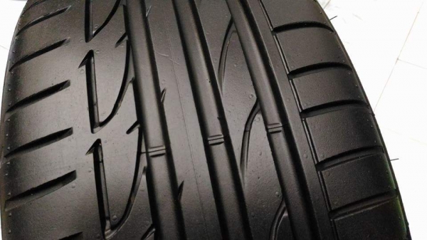 ขายยาง Bridgestone Potenza S001(made in Poland) 225/40/18,245/35/18 ผลิตปี 2014 ยางเทพๆ เพิ่งลงพื้นเมื่อเดือนก่อน เห็นตุ่มชัดคู่นึง เลือนๆคู่นึง ไม่มีปะ ขายถูก 4 เส้น 6800.- **