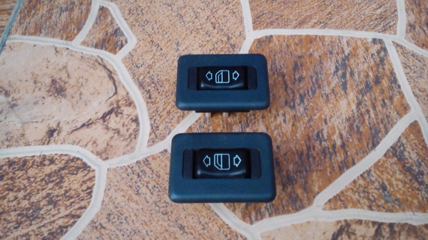 สวิตช์ กดขึ้น-ลงกระจก Benz 190E ด้านหลัง สวิตช์ กดขึ้น-ลงกระจก Benz 190E ด้านหลัง