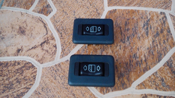 สวิตช์ กดขึ้น-ลงกระจก Benz 190E ด้านหลัง