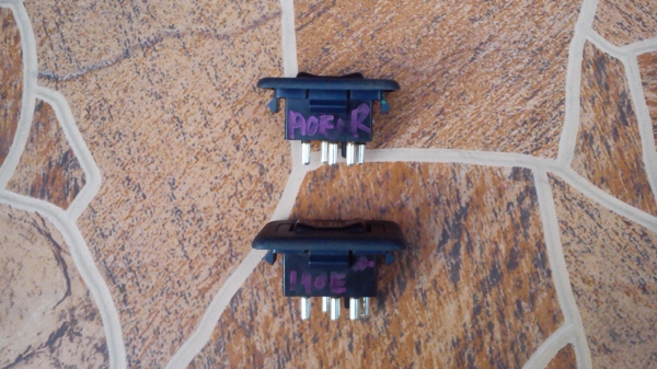 สวิตช์ กดขึ้น-ลงกระจก Benz 190E ด้านหลัง สวิตช์ กดขึ้น-ลงกระจก Benz 190E ด้านหลัง