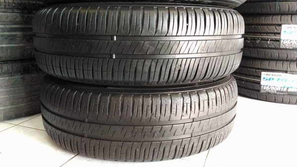 ล้อ Nissan March ขอบ 15 พร้อมยาง Michelin 175 65 15 ผลิตปี 11 กับ 12 ยางแถมไป ไม่แยกค่ะ ทั้งชุด 3,800 NET เทิร์นได้ ใส่ฟรี ส่งทั่วไทยค่ะ