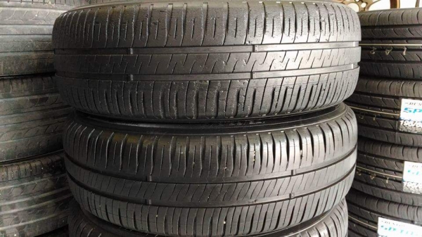 ล้อ Nissan March ขอบ 15 พร้อมยาง Michelin 175 65 15 ผลิตปี 11 กับ 12 ยางแถมไป ไม่แยกค่ะ ทั้งชุด 3,800 NET เทิร์นได้ ใส่ฟรี ส่งทั่วไทยค่ะ