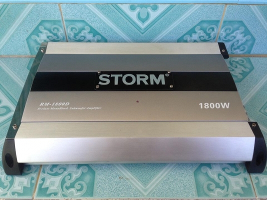 แอมป์คลาสดี STORM 1800D มือสองสภาพสวย เดิมๆไม่เคยซ่อม ใช้งานปกติ เบสดีมาก ขับซับ10&quot;-12&quot;หล่อว้อยไม่เกิน3&quot;ได้ ขาย 2450 บาทสนใจ0892425454 อยู่สระบุรี