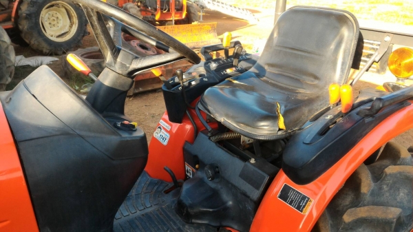 ขายรถไถ KUBOTA  B2420 แถมดันหน้าใหม่ ราคา 190,000 อ.แกลง จ.ระยอง  มีบริการขนส่งทั่วไทย DC Tractor Rayong 0818618678,0899347475 https://www.facebook.com/DC-Tractor-Rayong-3071545327&hellip;/shop&hellip; id line=081-8618678 id line=089-9347475