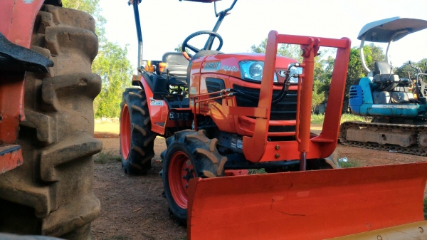 ขายรถไถ KUBOTA  B2420 แถมดันหน้าใหม่ ราคา 190,000 อ.แกลง จ.ระยอง  มีบริการขนส่งทั่วไทย DC Tractor Rayong 0818618678,0899347475 https://www.facebook.com/DC-Tractor-Rayong-3071545327&hellip;/shop&hellip; id line=081-8618678 id line=089-9347475