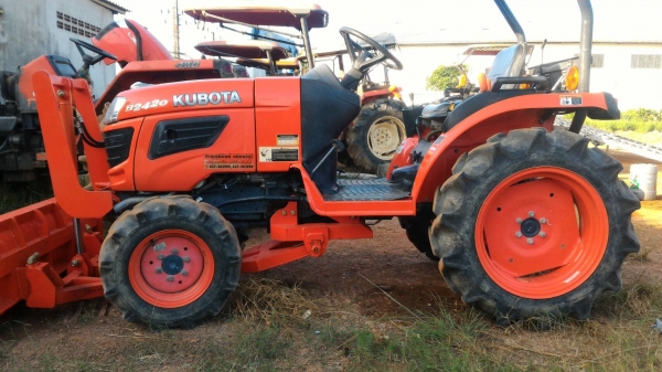 ขายรถไถ KUBOTA  B2420 แถมดันหน้าใหม่ ราคา 190,000 อ.แกลง จ.ระยอง  มีบริการขนส่งทั่วไทย DC Tractor Rayong 0818618678,0899347475 https://www.facebook.com/DC-Tractor-Rayong-3071545327&hellip;/shop&hellip; id line=081-8618678 id line=089-9347475