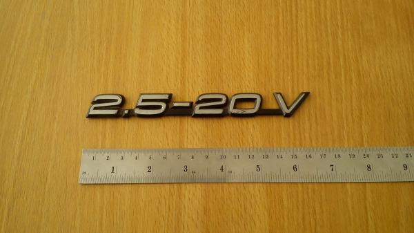 เพลทโลโก้ 2.5-20V ติดท้ายรถ เพลทโลโก้ 2.5-20V ติดท้ายรถ